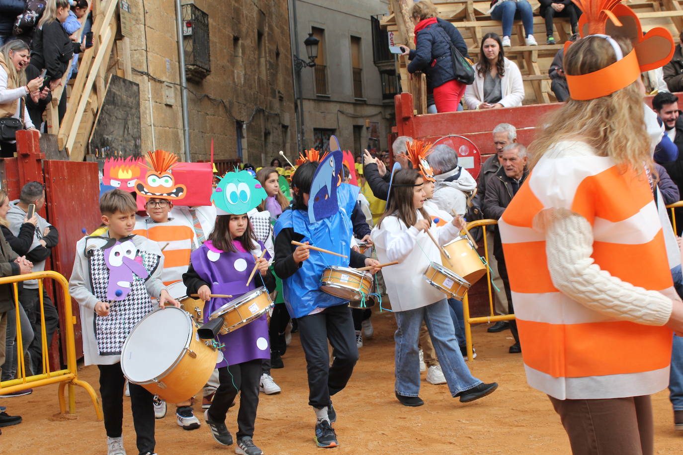 Los más pequeños dan el pistoletazo de salida al Carnaval del Toro