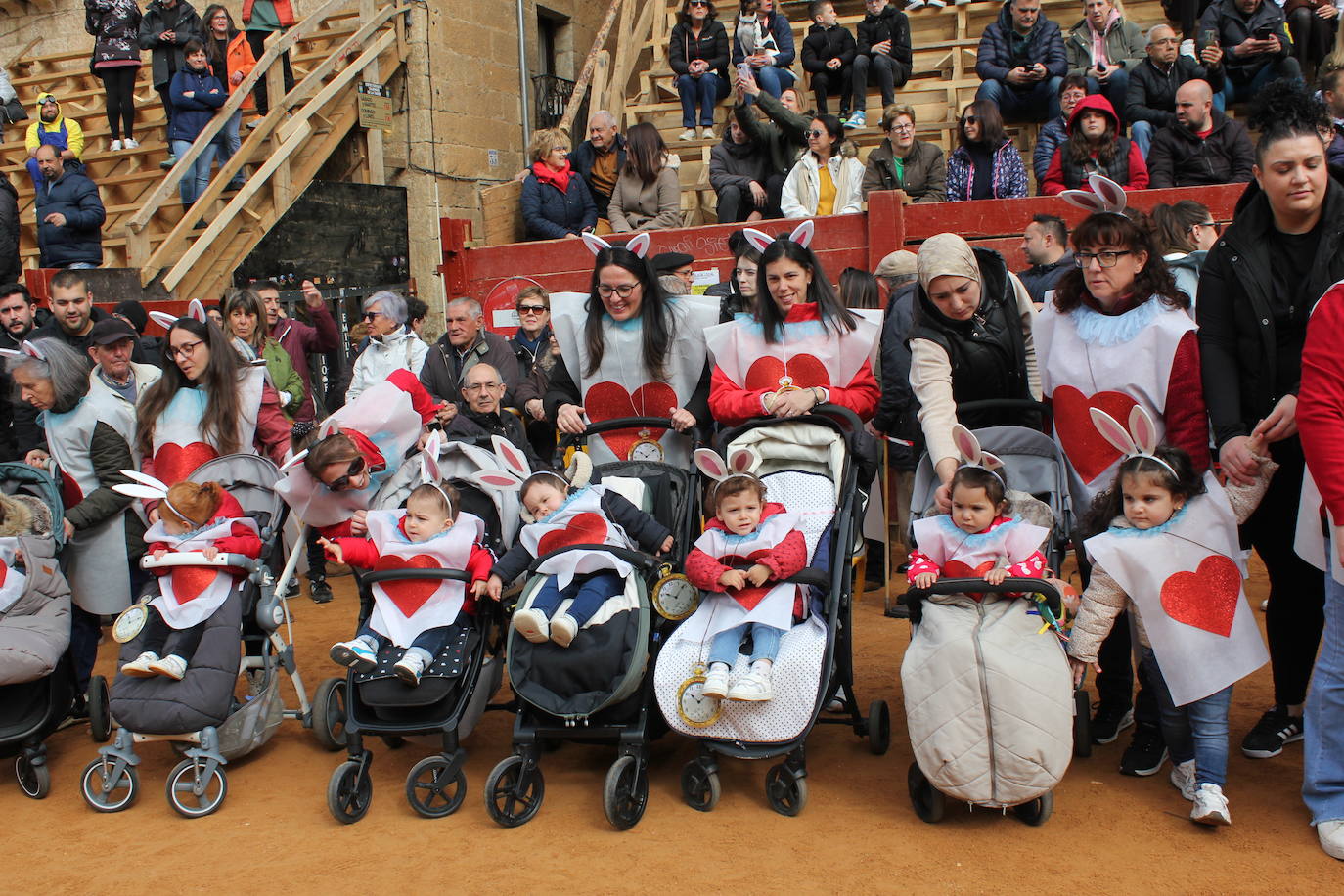 Los más pequeños dan el pistoletazo de salida al Carnaval del Toro