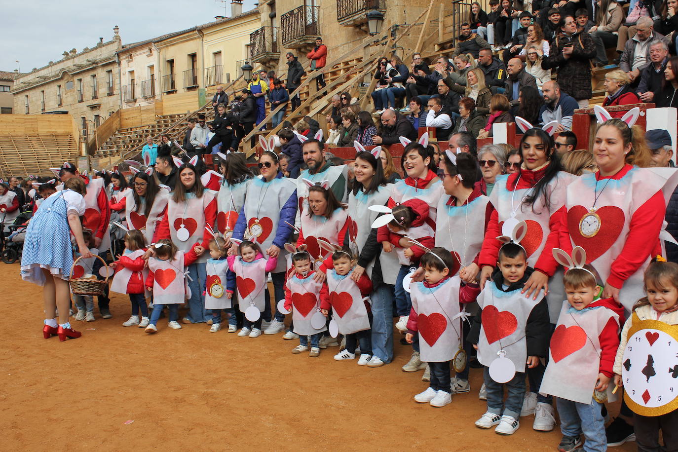 Los más pequeños dan el pistoletazo de salida al Carnaval del Toro