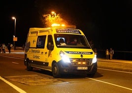 Ambulancia del Sacyl en carretera.