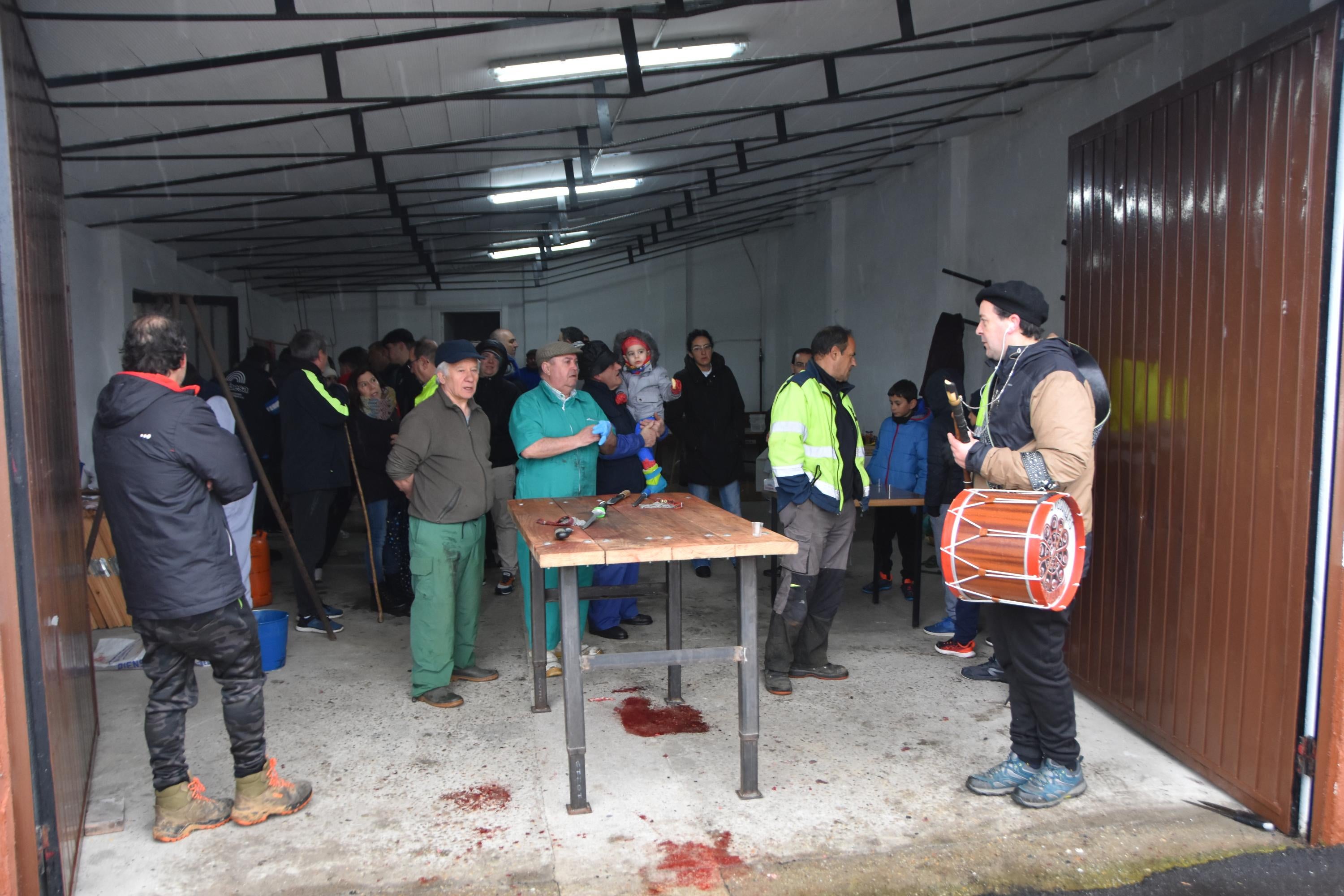 Divertida matanza pasada por agua en Las Veguillas