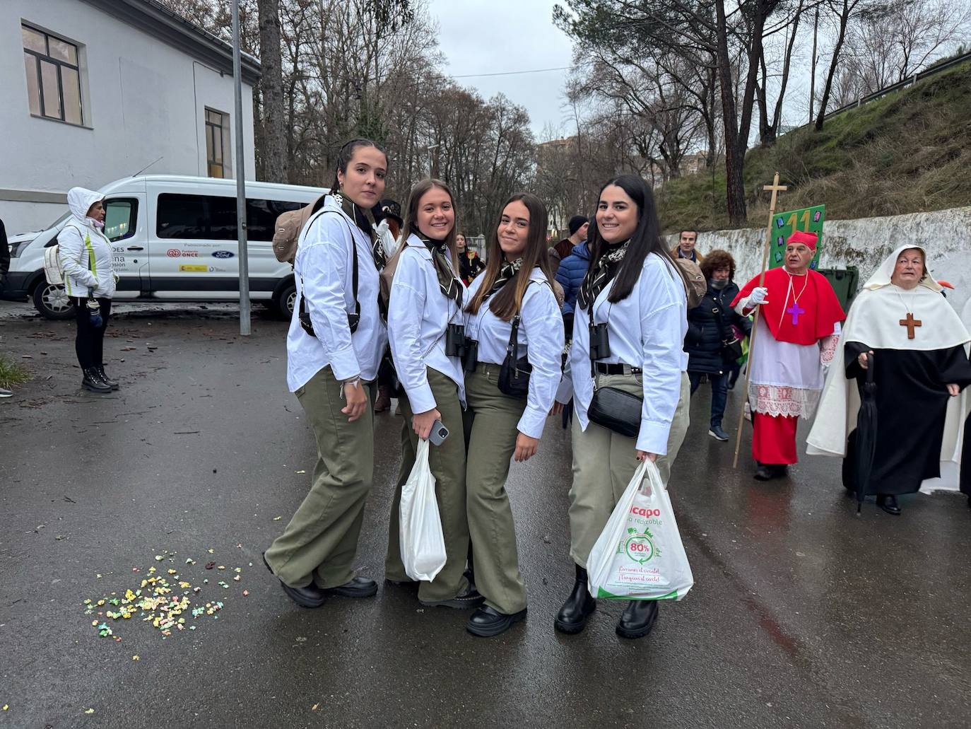 Multitudinaria fiesta de Carnaval en Béjar aún sin desfile por la lluvia