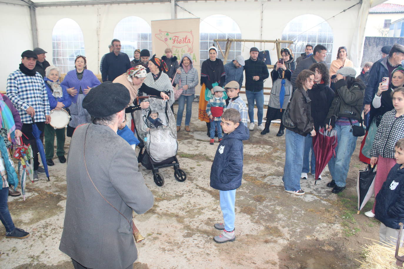 Peromingo disfruta de su fiesta matancera aún con lluvia