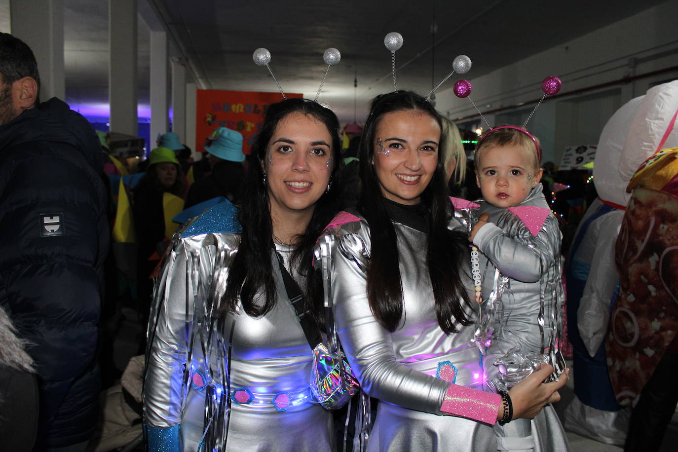 Multitudinaria fiesta de Carnaval en Béjar aún sin desfile por la lluvia