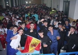 Lleno en la nave del recinto ferial para disfrutar del Carnaval de Béjar