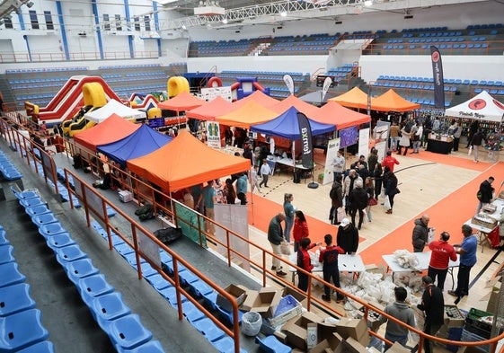 El pabellón de La Alamedilla volvió a acoger la Feria del Corredor.