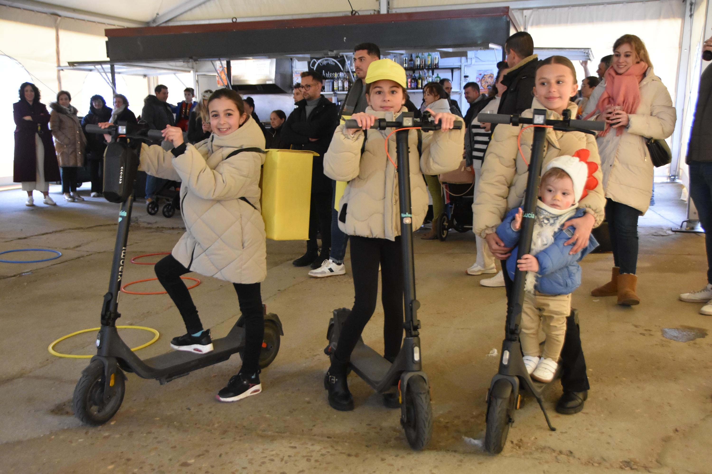 Juegos, música y disfraces en el carnaval de Matilla