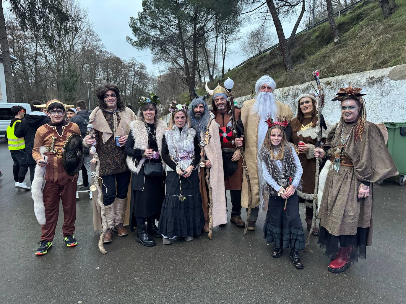 Multitudinaria fiesta de Carnaval en Béjar aún sin desfile por la lluvia