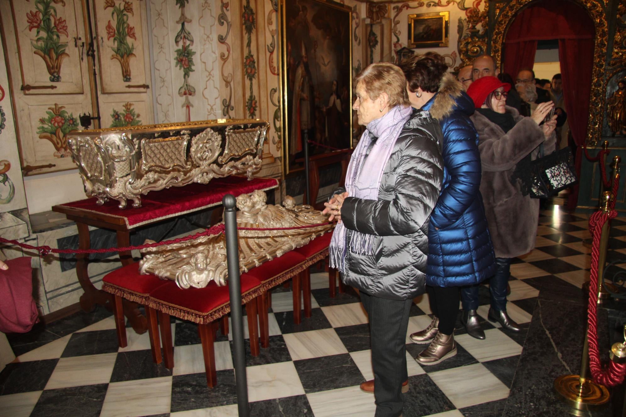 La urna de plata de Santa Teresa, de Alba de Tormes a Toledo para una limpieza profunda