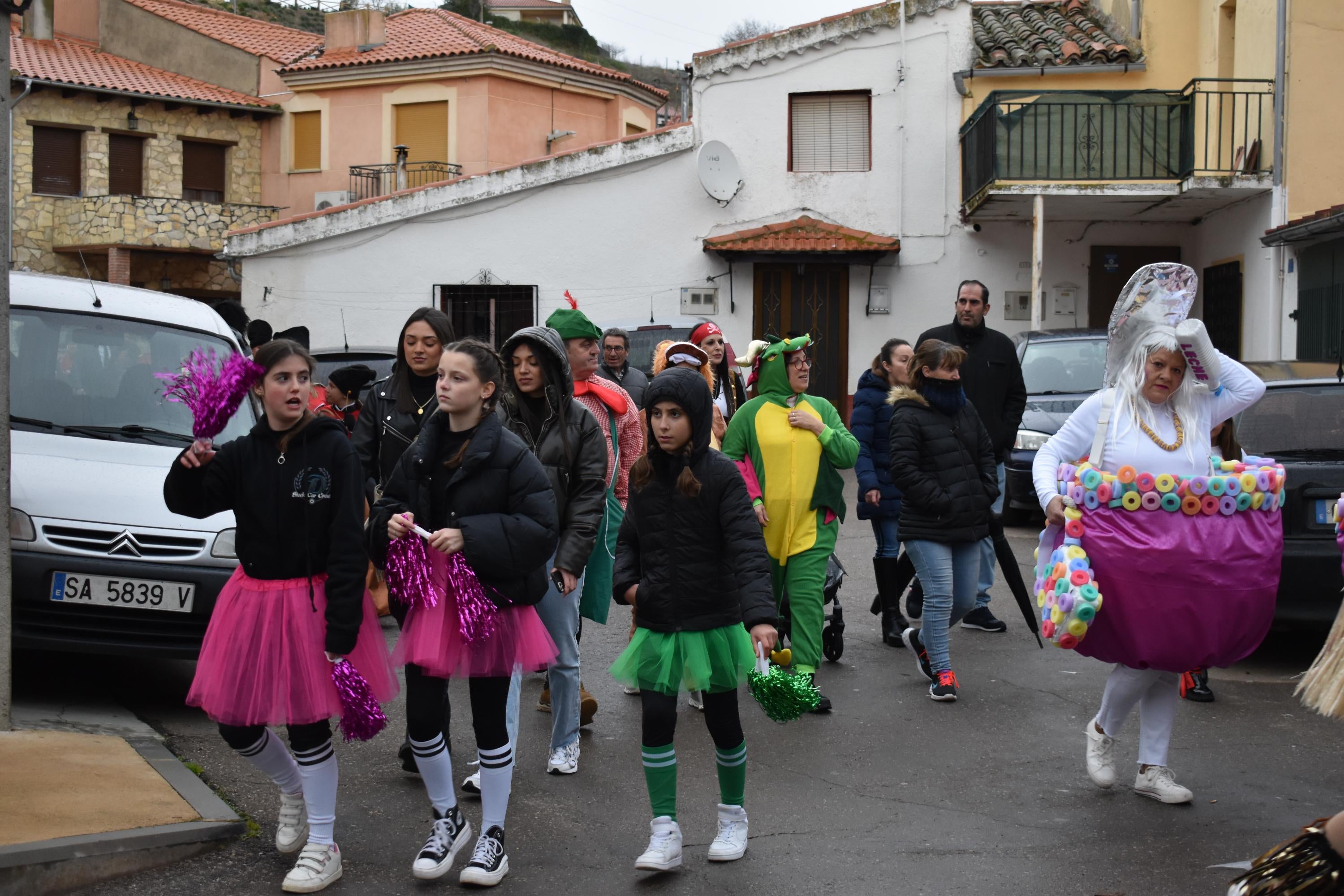 El cortejo fúnebre de la reina Isabel II o Jesucristo, presentes en el concurso de disfraces de Matilla de los Caños del Río
