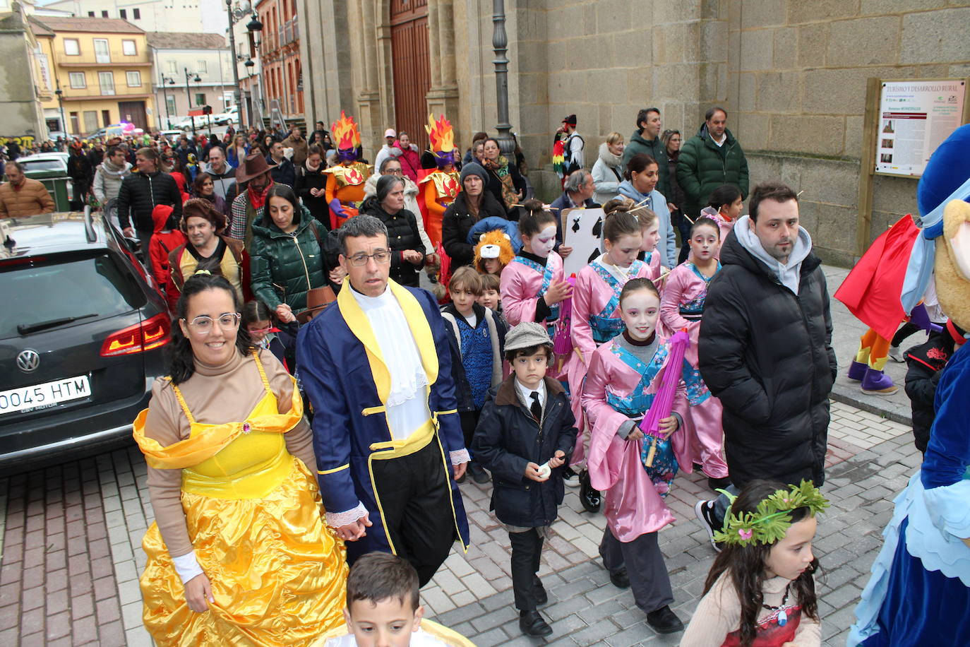 Guijuelo disfruta de su pasacalles con ritmo y sin lluvia