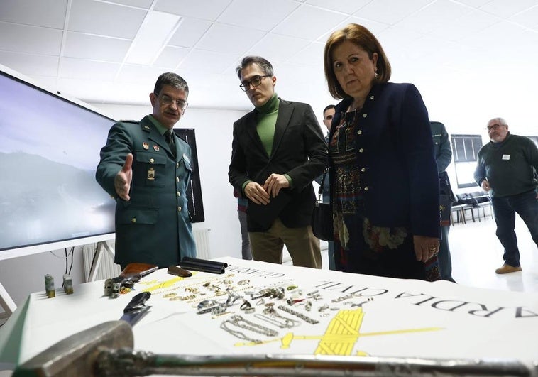 El material incautado, expuesto en la Comandancia de la Guardia Civil de Salamanca.