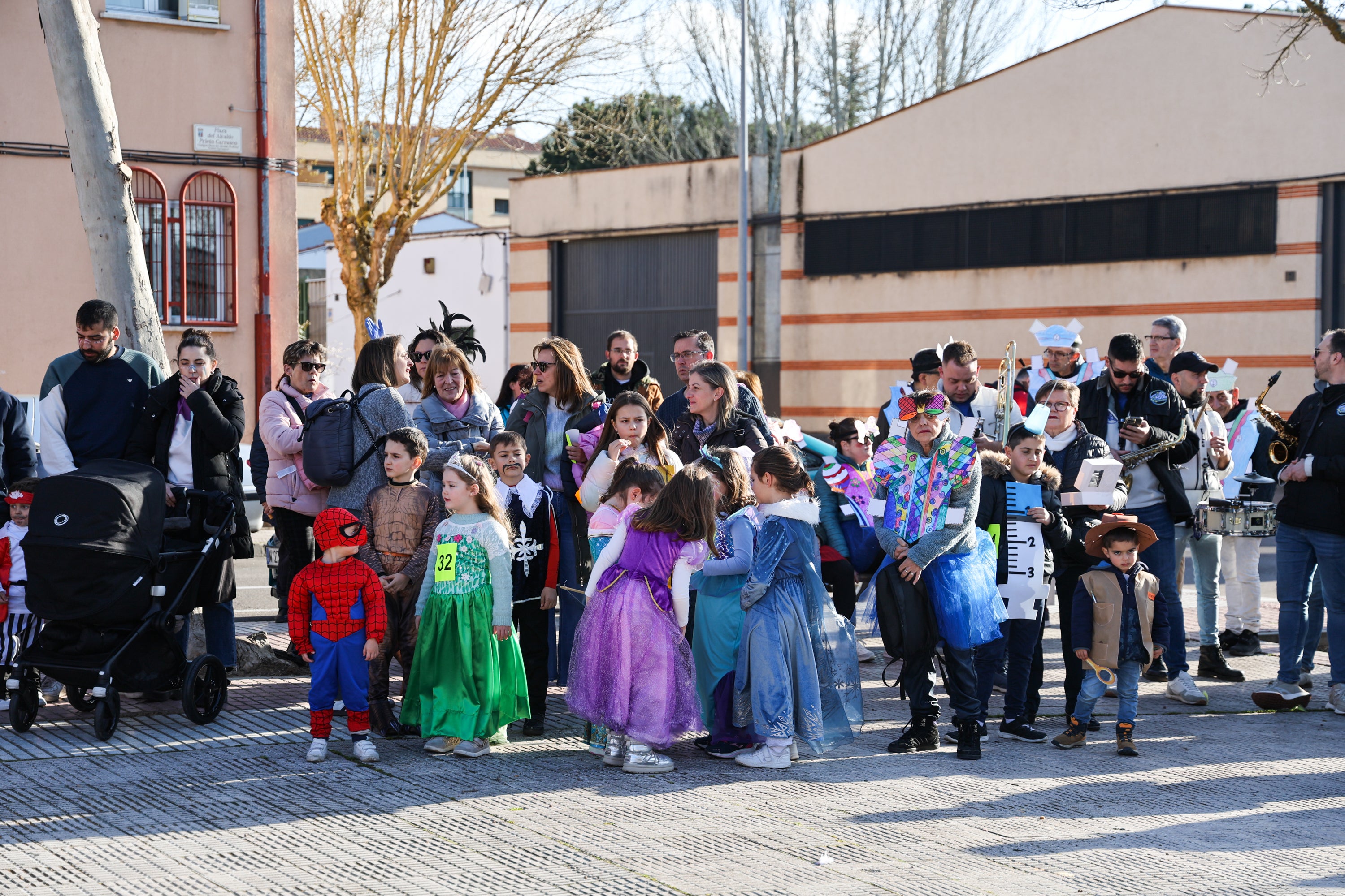 Carnaval reivindicativo en El Rollo y &#039;Wally&#039; se pierde por Salesas