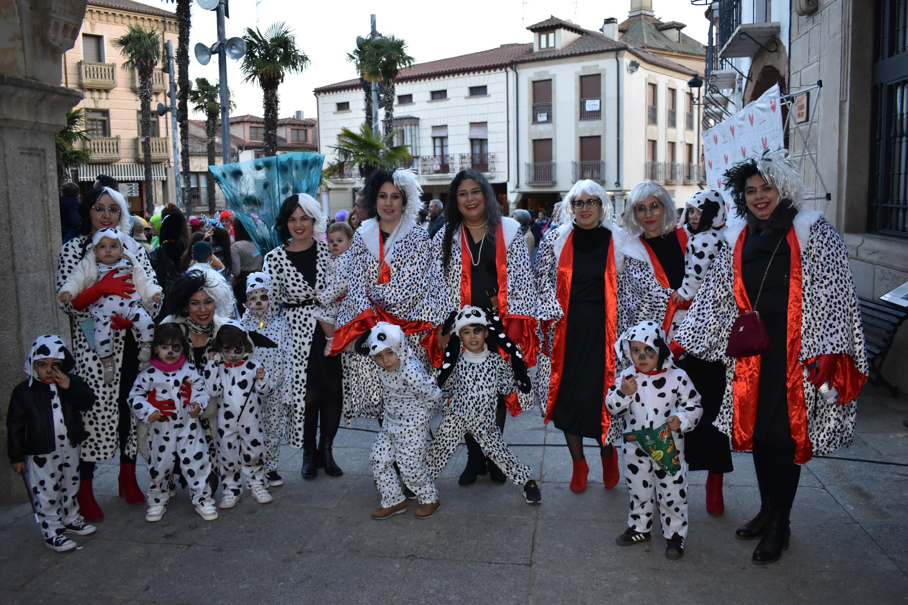 Derroche de imaginación y fantasía en un gran concurso de disfraces en Alba de Tormes