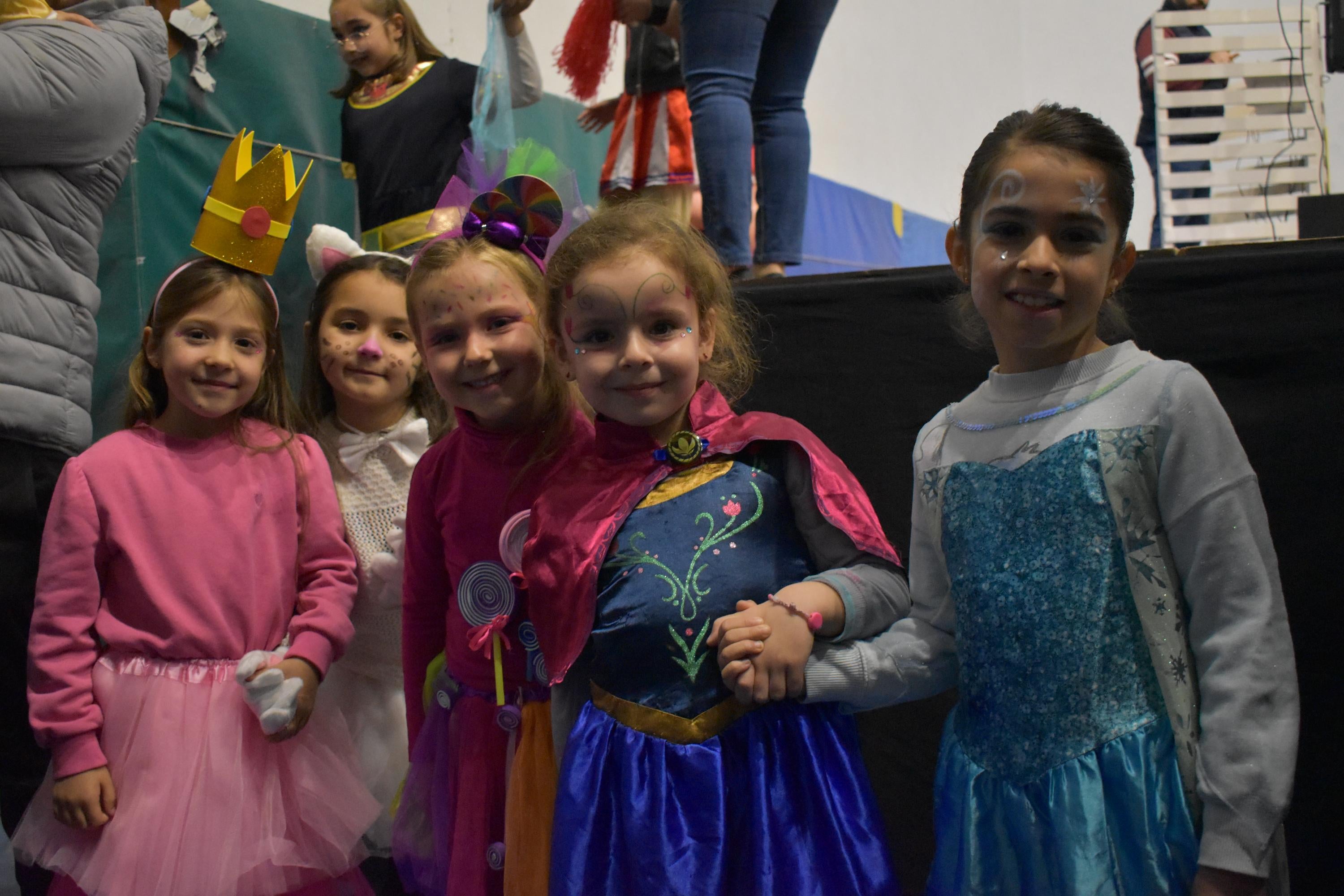 Los personajes de cuentos infantiles caminan por las calles de Santa Marta de Tormes