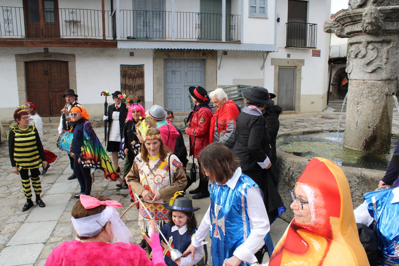 Montemayor del Río disfruta de un nuevo Martes de Carnaval