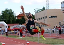 Eusebio Cáceres, en el Trofeo Internacional en Las Pistas del Helmántico.