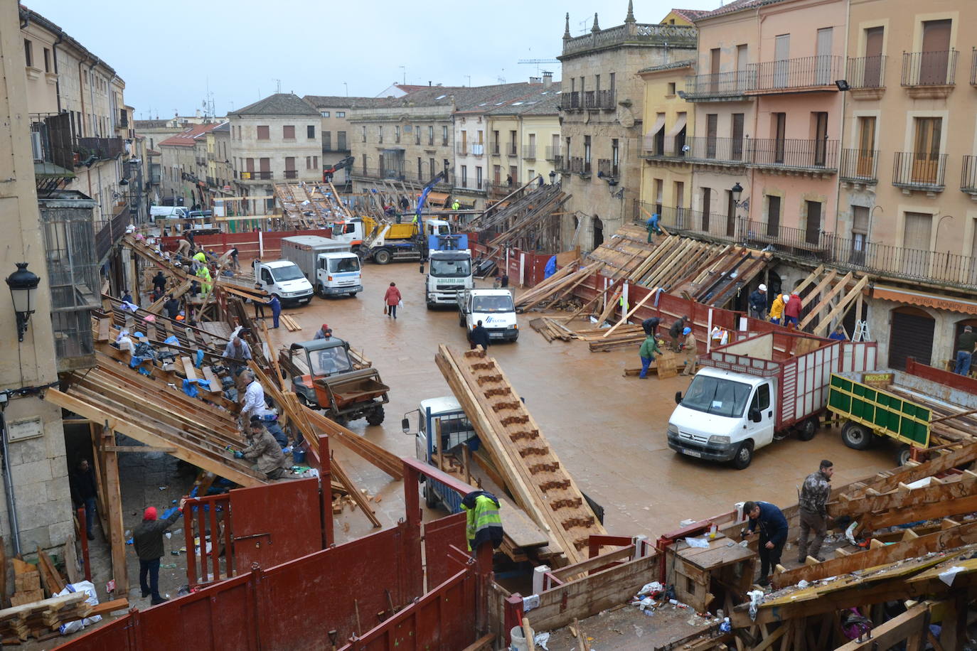 Los tablaos abandonan la Plaza Mayor de Ciudad Rodrigo