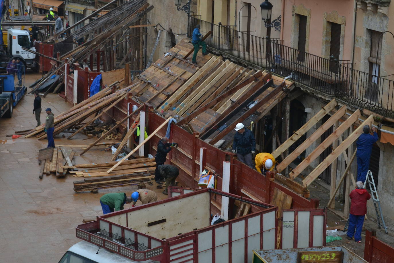 Los tablaos abandonan la Plaza Mayor de Ciudad Rodrigo