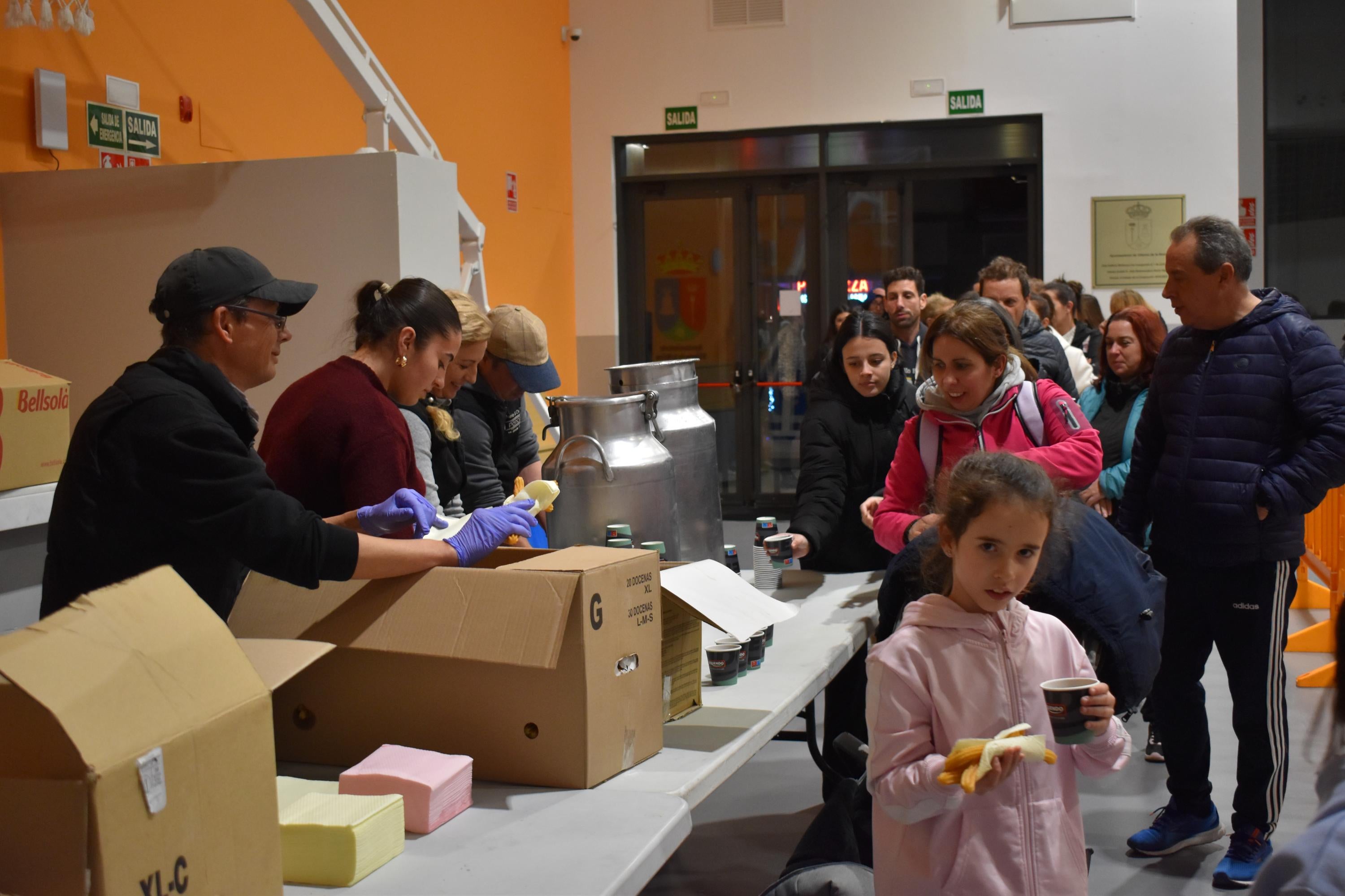 4.600 churros y 200 litros de chocolate para cerrar las citas de carnaval en Villares de la Reina