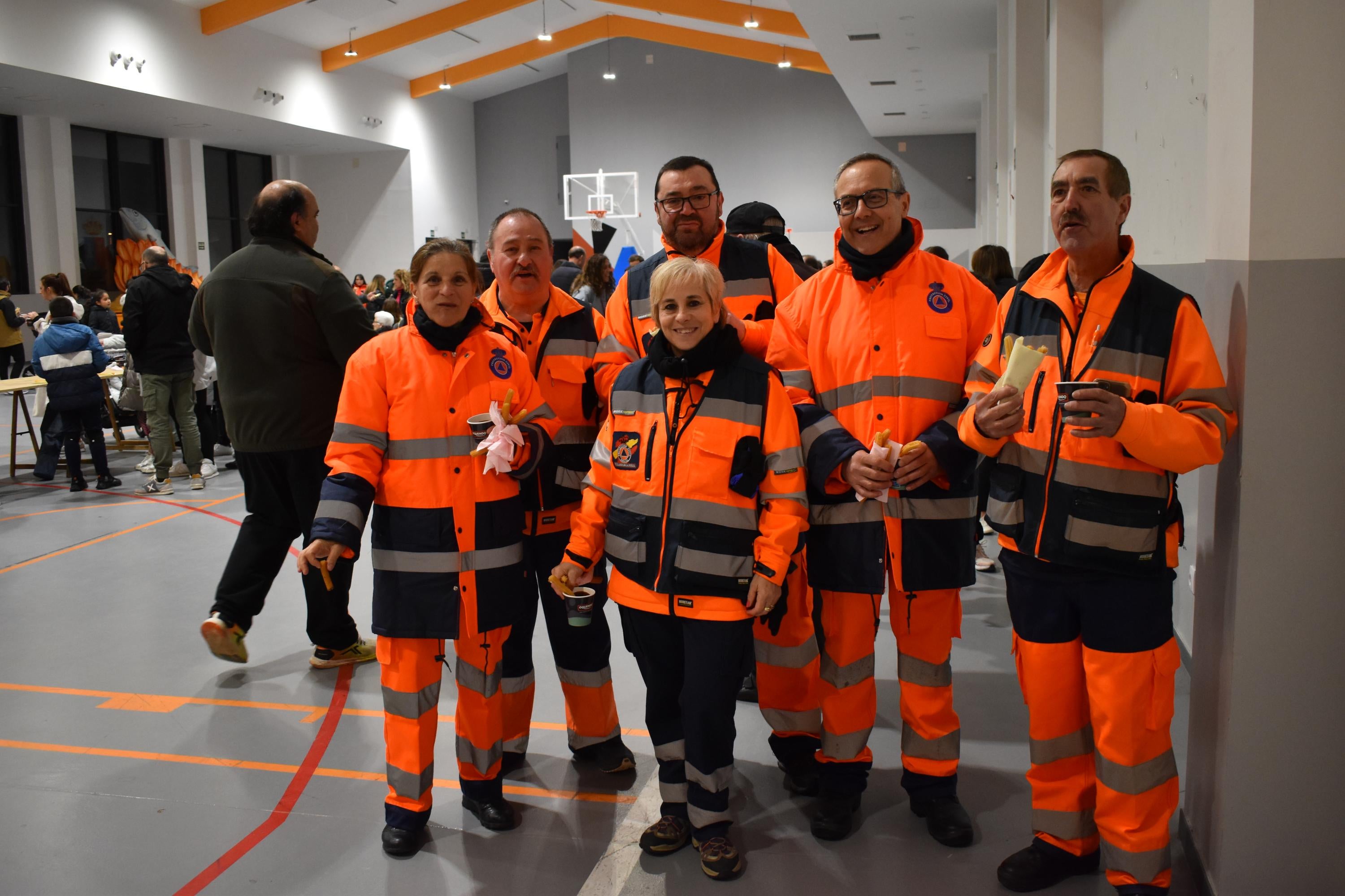 4.600 churros y 200 litros de chocolate para cerrar las citas de carnaval en Villares de la Reina