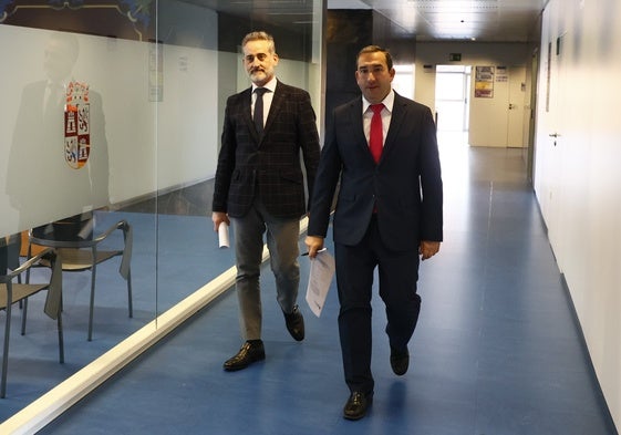 Eloy Ruiz y Fernando Díaz antes de la presentación de los fondos de ayudas a los municipios de Salamanca.