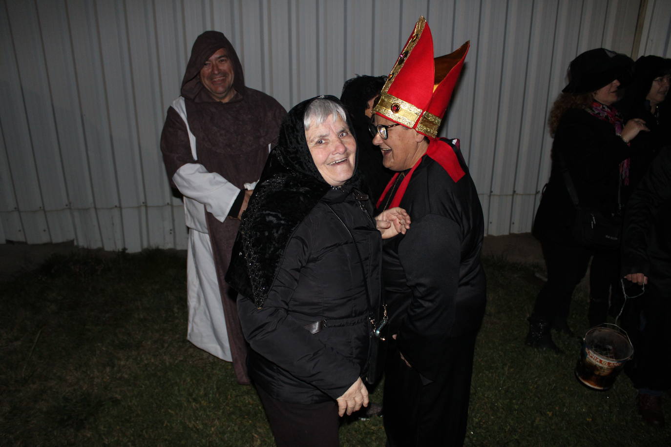 Santibáñez de Béjar se despide del Carnaval con el entierro de la sardina