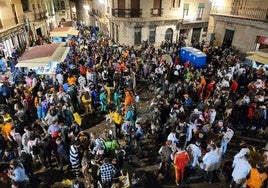 Casetas de la Plaza Mayor durante una noche de este Carnaval del Toro