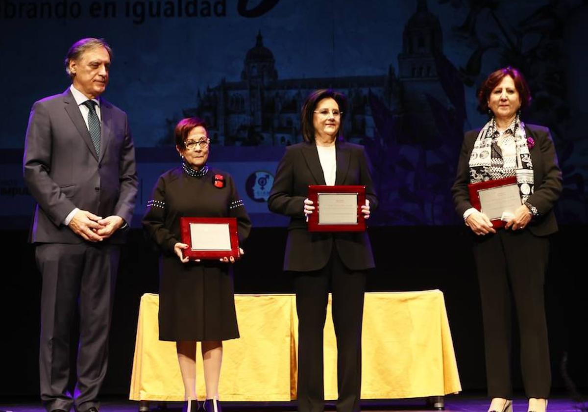 Carlos García Carabayo, Ascensión Iglesias Redondo, Patrocinio Rodríguez y Teresa Peramato.