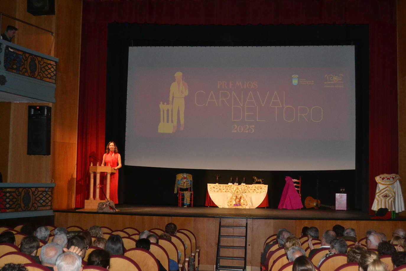 Ciudad Rodrigo entrega los premios del Carnaval del Toro