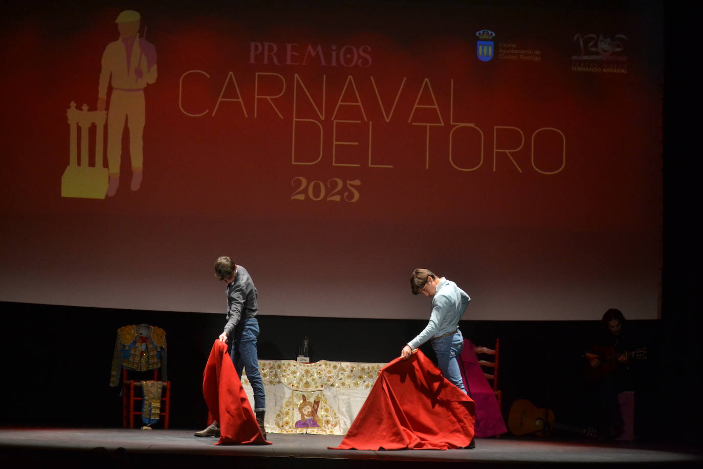 Ciudad Rodrigo entrega los premios del Carnaval del Toro