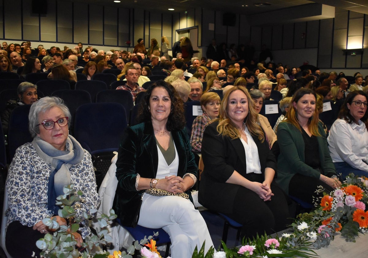 Calurosa gala en honor a las féminas de Santa Marta de Tormes