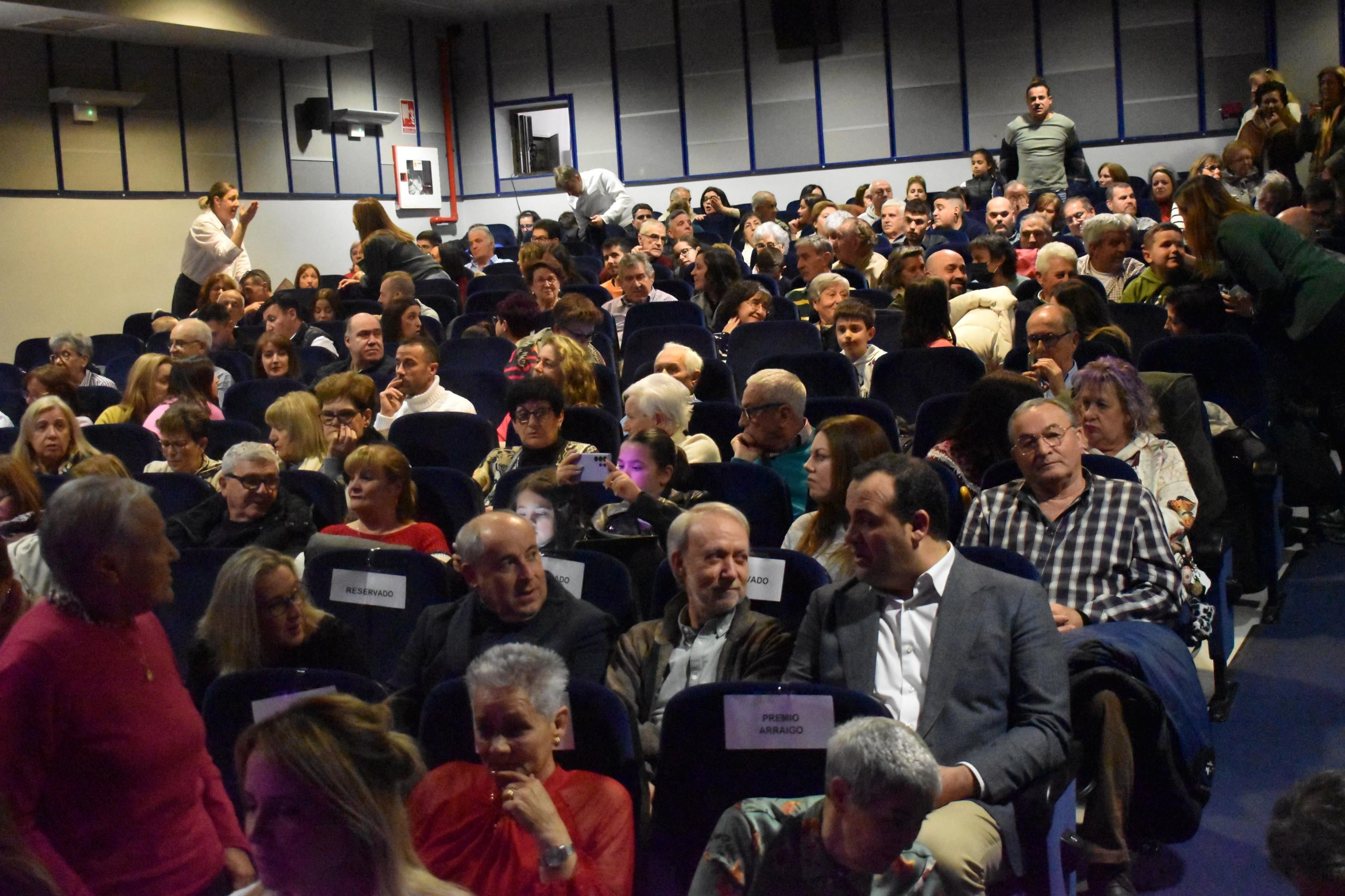 Calurosa gala en honor a las féminas de Santa Marta de Tormes