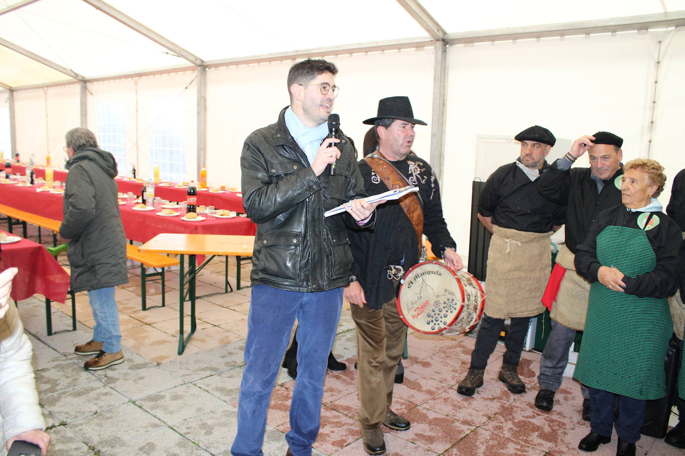 La lluvia no impide un nuevo lleno en la matanza de Campillo de Salvatierra