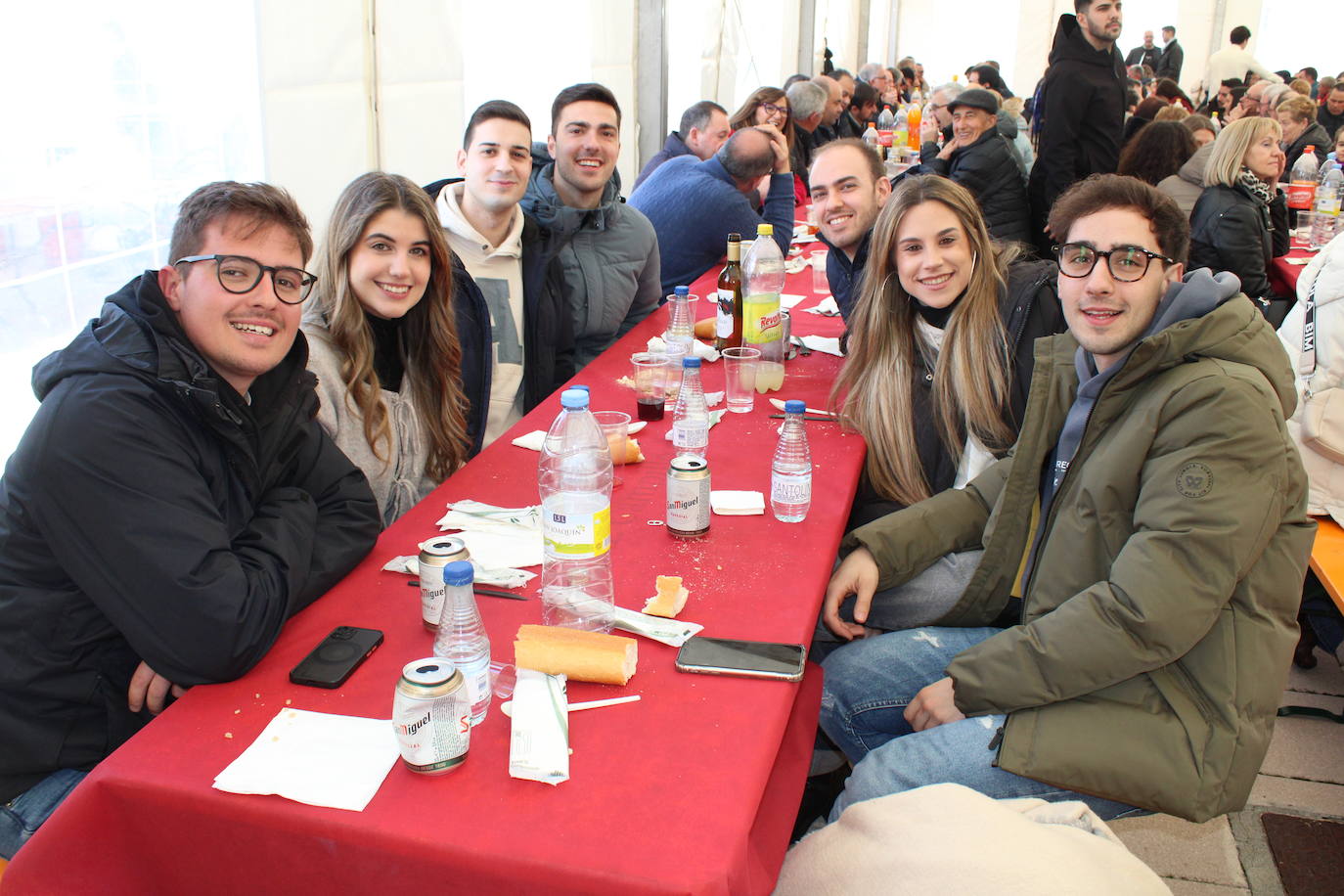 La lluvia no impide un nuevo lleno en la matanza de Campillo de Salvatierra