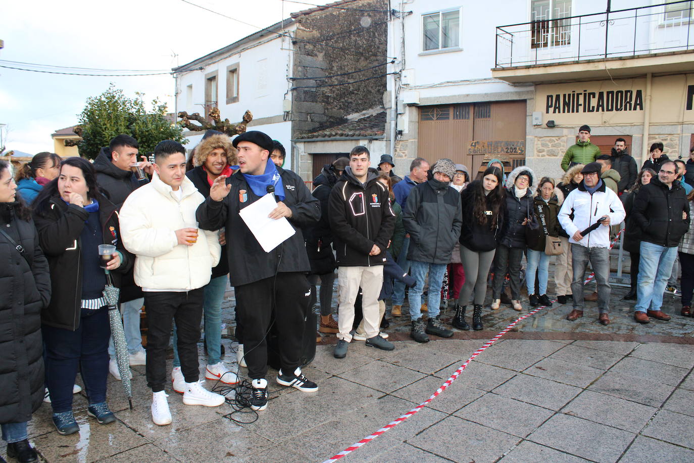 Sorihuela disfruta de su matanza sin temor a la lluvia