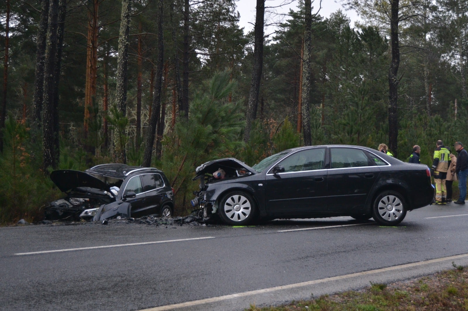 Así han quedado los coches siniestrados en el accidente de Nava de Francia