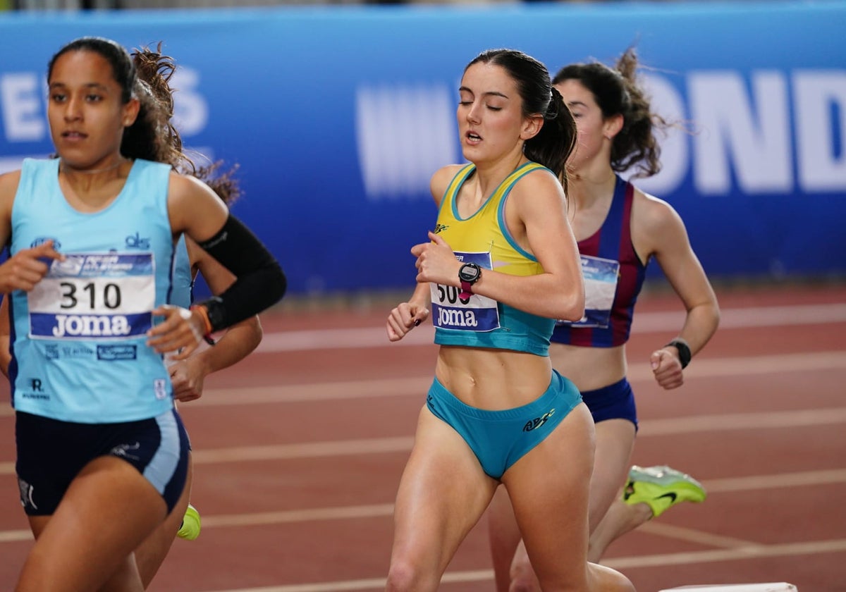 Sandra Domínguez, en su semifinal de los 1.500 de este sábado.