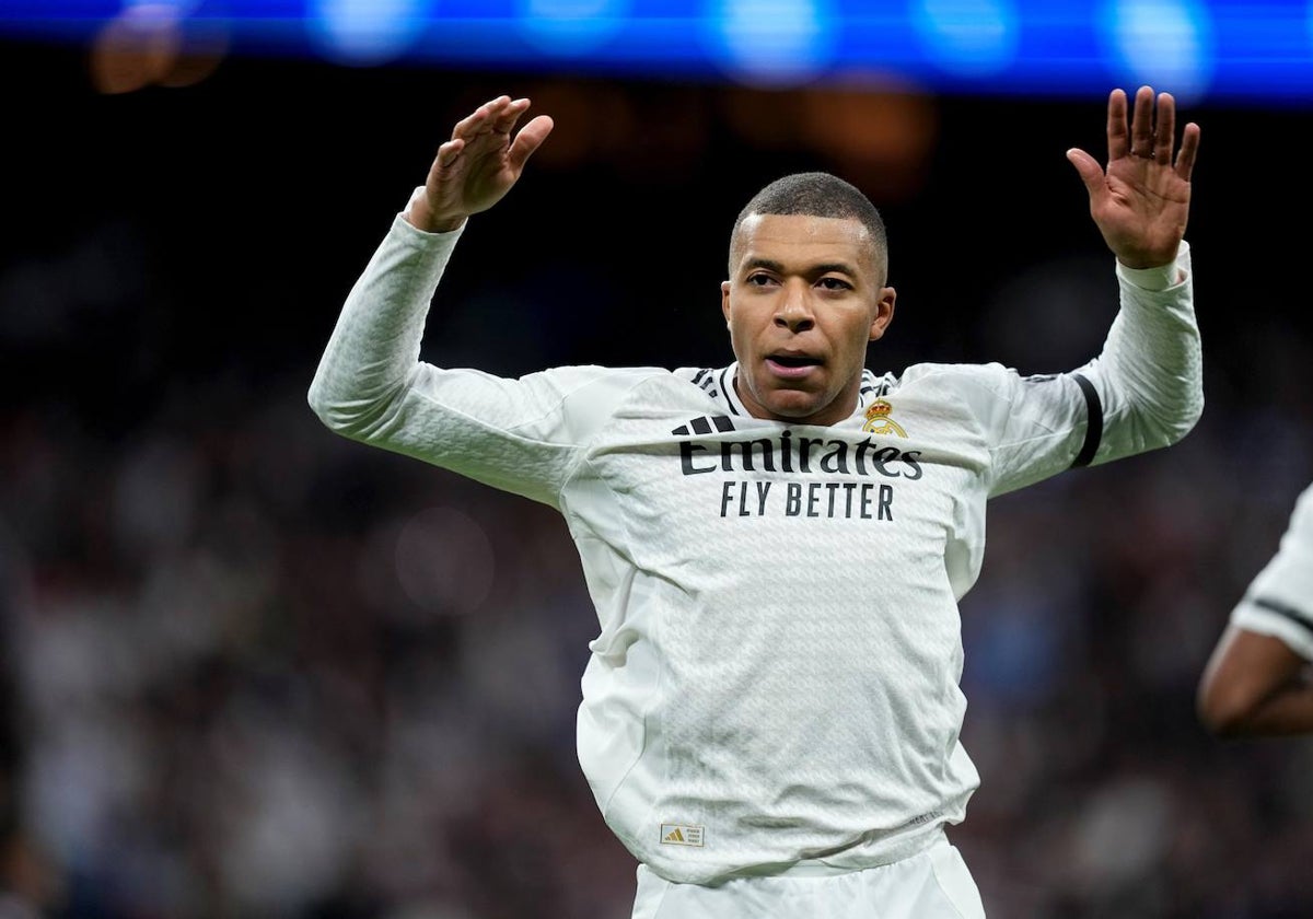 Kylian Mbappé, celebrando uno de los goles del partido.