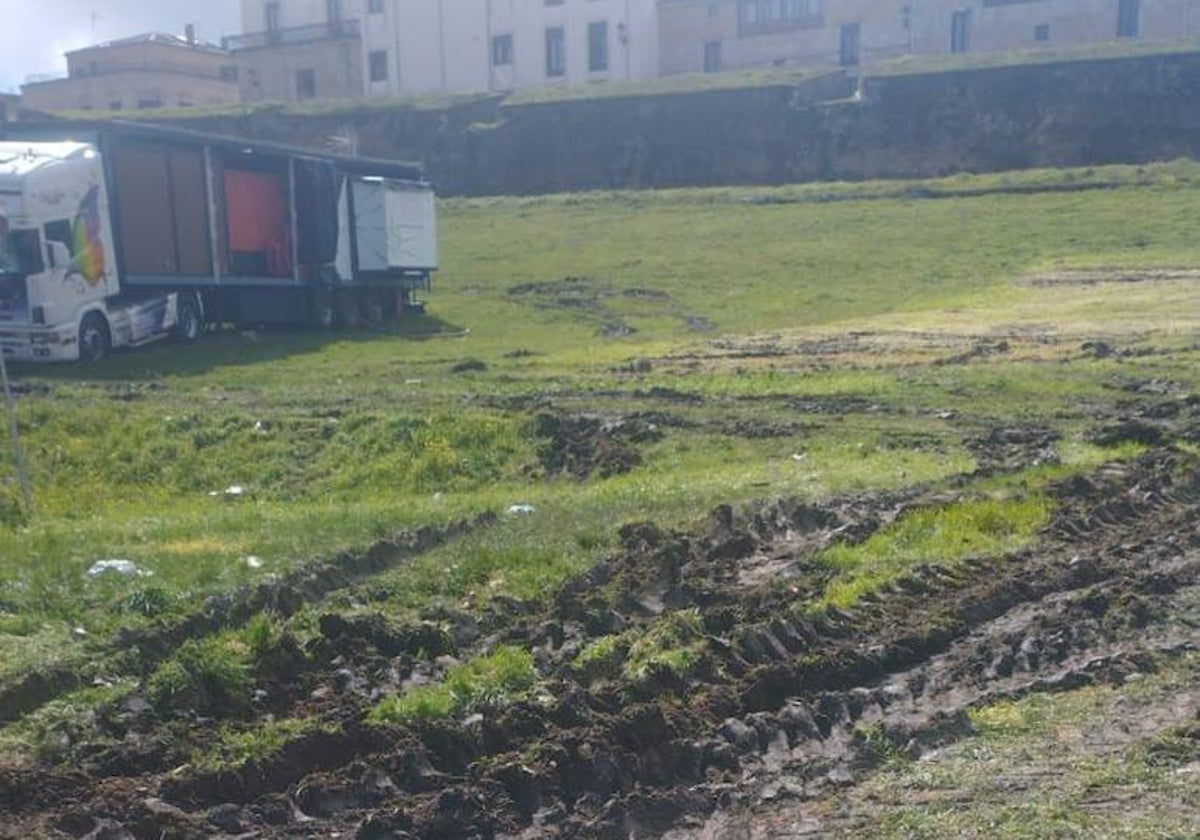 El mal estado del glacis tras el Carnaval enfrenta a oposición y gobierno en Ciudad Rodrigo