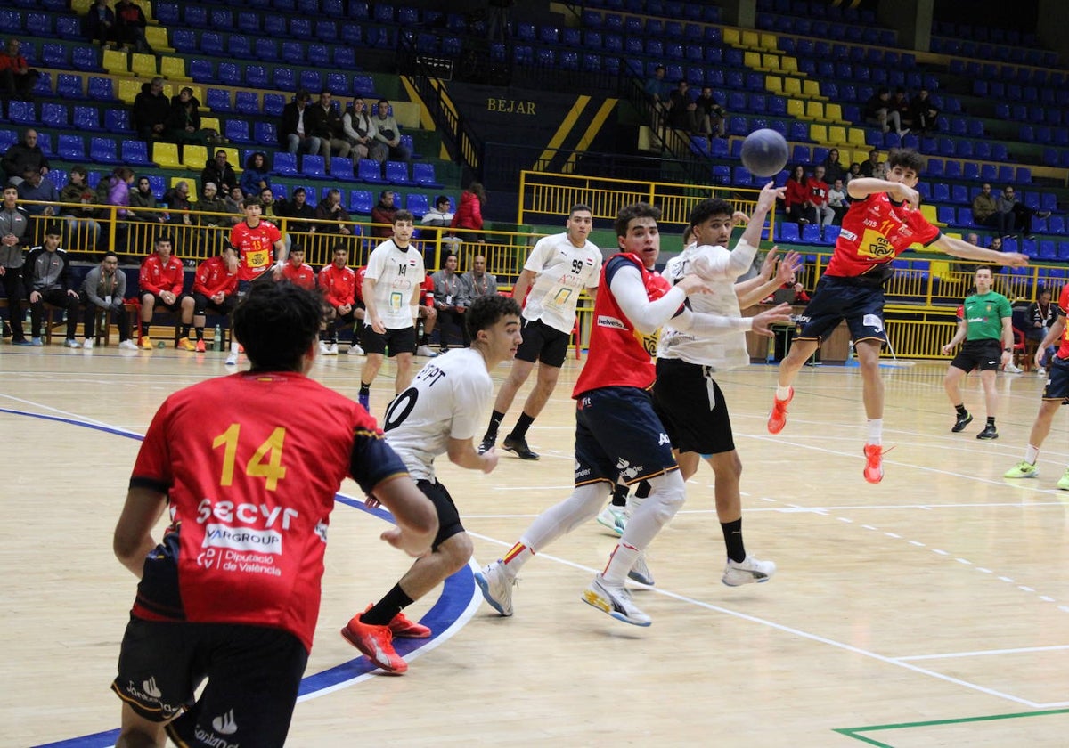 Los &quot;Hispanos&quot; juveniles vencen en Béjar en el amistoso frente a Egipto