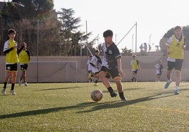 Sesión de entrenamiento de uno de los conjuntos de Unionistas en el fútbol base de Salamanca