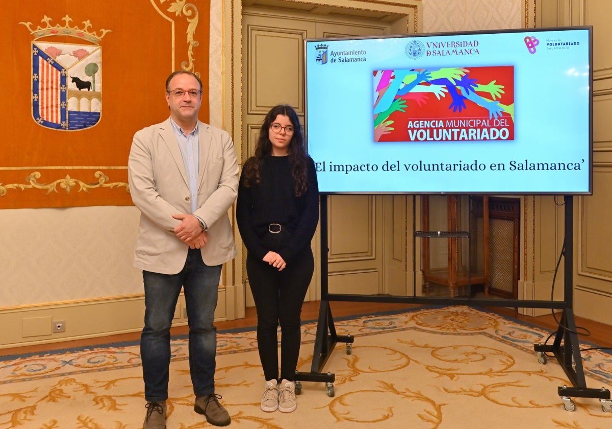 El concejal de Participación Social y Voluntariado, Roberto Martín, durante la presentación de 'El impacto del voluntariado en Salamanca'.