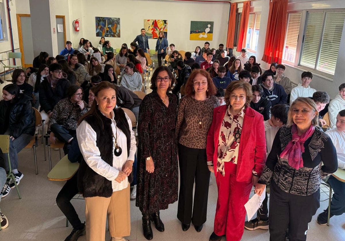 Las ponentes en las charlas sobre salud mental en Santa Marta de Tormes.