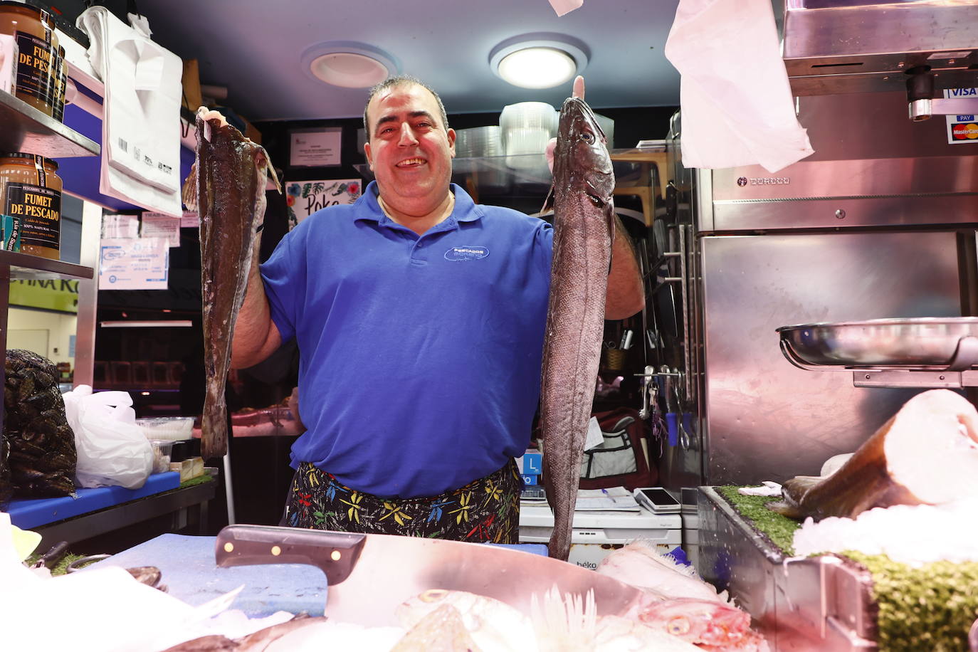 El bacalao y la merluza han sido protagonistas estas semanas en las pescaderías.