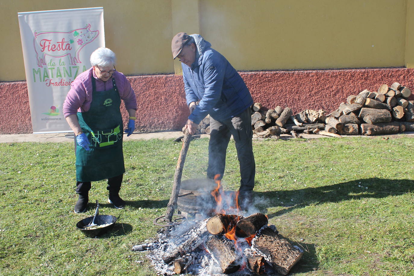 Fiesta en torno al cerdo y la gastronomía, en Villar de Peralonso