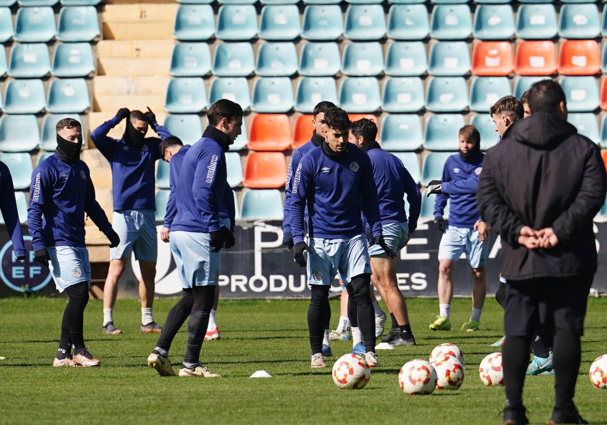 Última sesión de entrenamiento del Salamanca UDS antes de recibir hoy a la Gimnástica de Torrelavega.