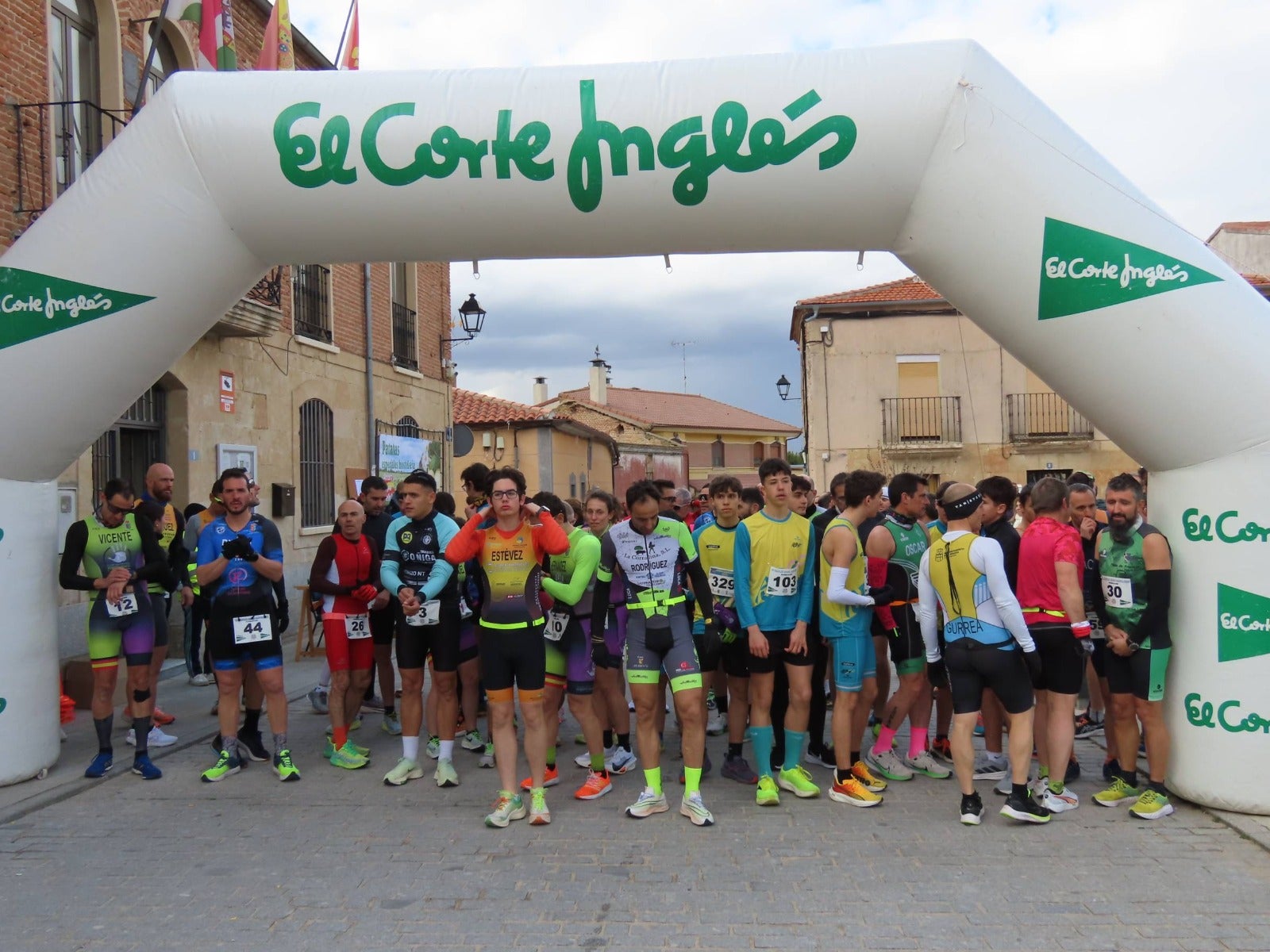 Carlos Rodríguez y María Pierna ganan la II Duatlón Cross Cantalpino 2025