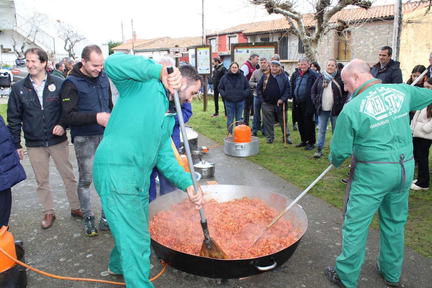 Valdefuentes despide su matanza con comida y reconocimientos