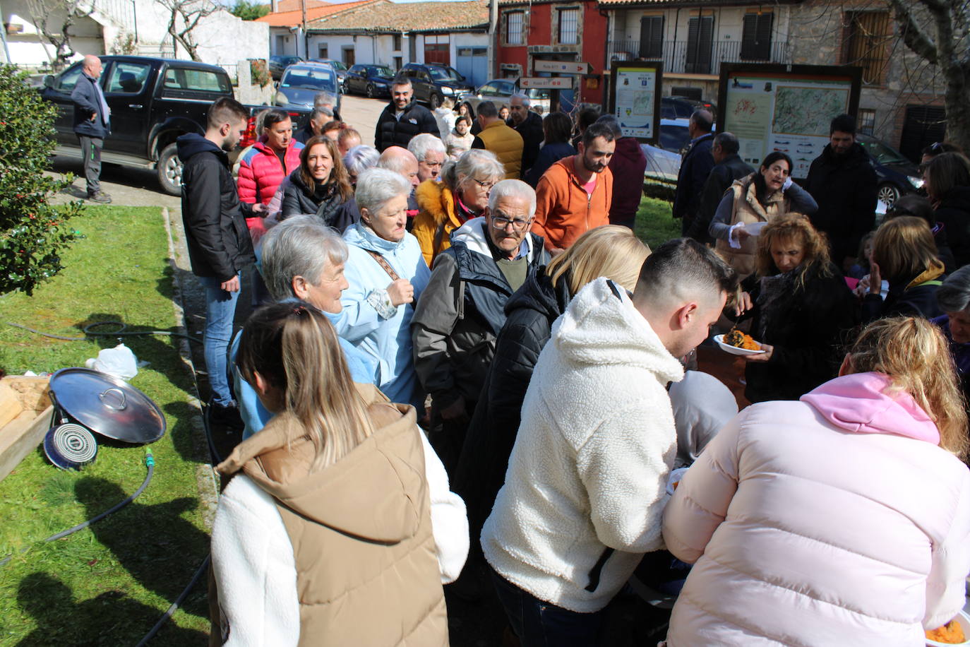 Valdefuentes despide su matanza con comida y reconocimientos